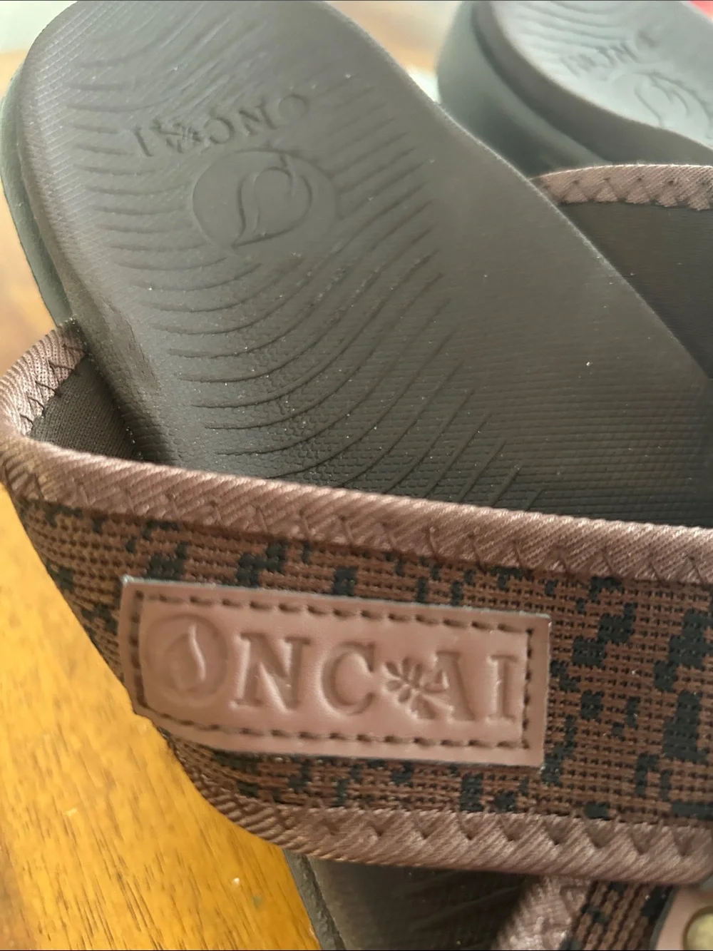 ONCAI  10.5  Brown Cross-Strap Orthotic Cushioned Slide Sandals